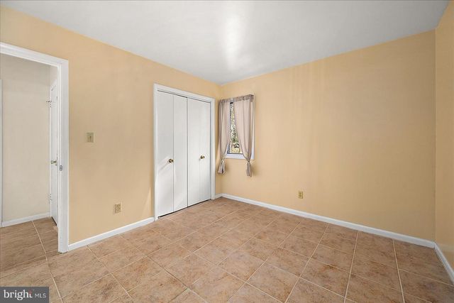 1 SEAFARER LN, Ocean Pines, MD 21811