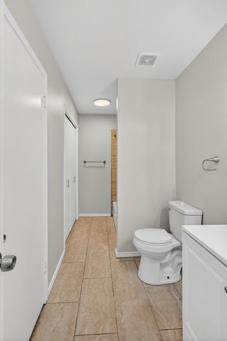 102 E Bayside Drive, Mabank, TX 75156