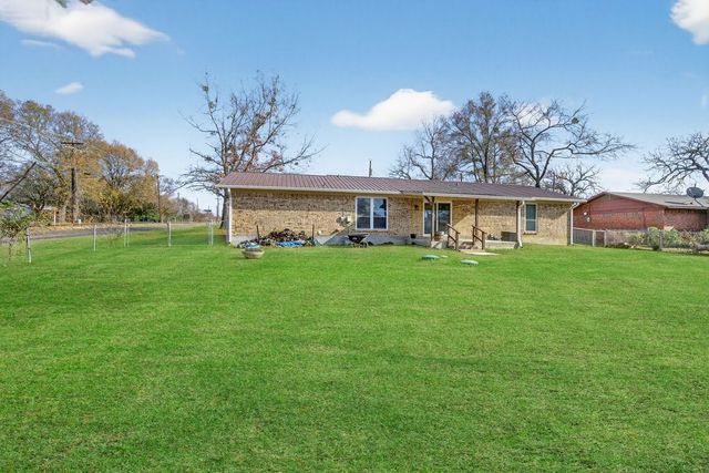 102 E Bayside Drive, Mabank, TX 75156