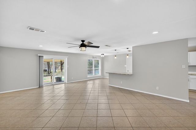 102 E Bayside Drive, Mabank, TX 75156