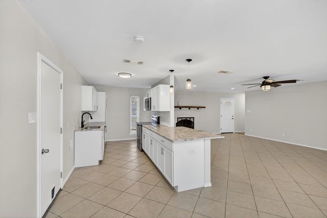 102 E Bayside Drive, Mabank, TX 75156