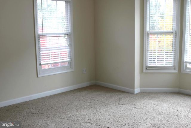 1601 LEEDS CASTLE DR, Vienna, VA 22182