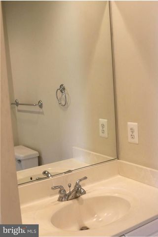 1601 LEEDS CASTLE DR, Vienna, VA 22182