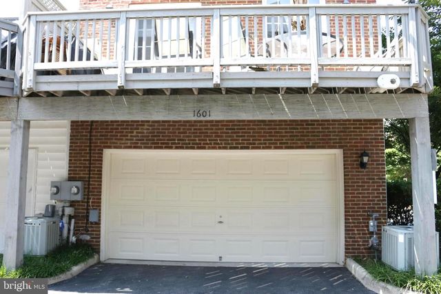 1601 LEEDS CASTLE DR, Vienna, VA 22182