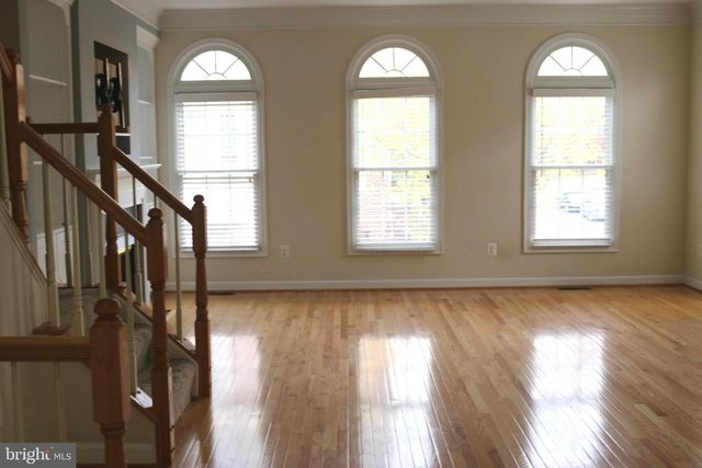 1601 LEEDS CASTLE DR, Vienna, VA 22182