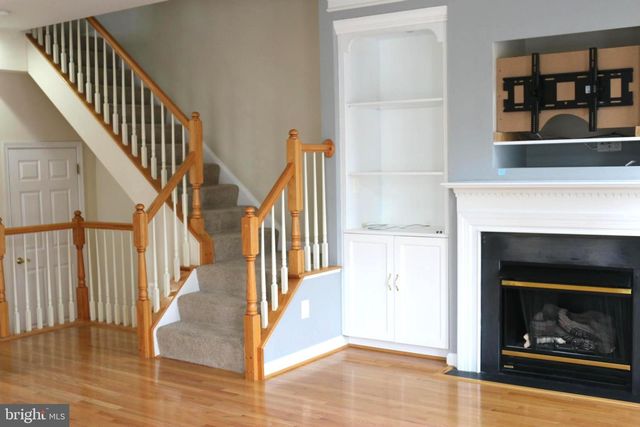 1601 LEEDS CASTLE DR, Vienna, VA 22182