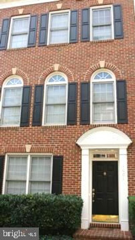 1601 LEEDS CASTLE DR, Vienna, VA 22182