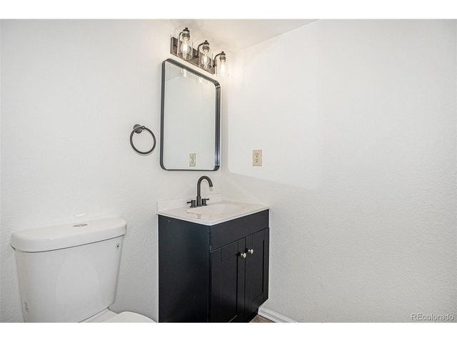 6075 Castlewood Ln, Colorado Springs, CO 80918