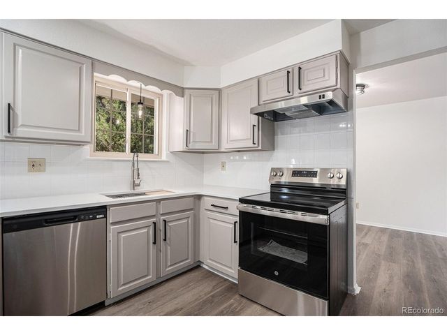 6075 Castlewood Ln, Colorado Springs, CO 80918