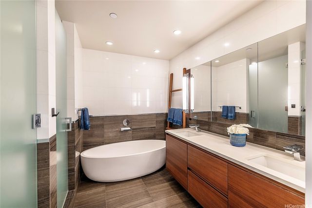 1108 Auahi Street 1001, Honolulu, HI 96814