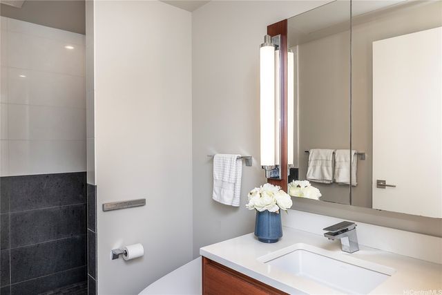 1108 Auahi Street 1001, Honolulu, HI 96814