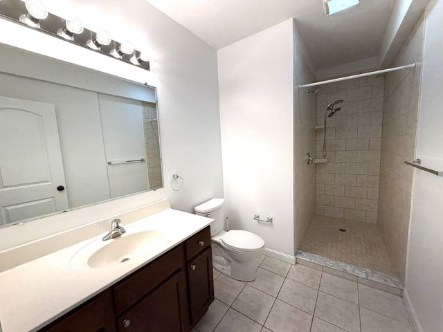 157 Beale Street 5, Quincy, MA 02170