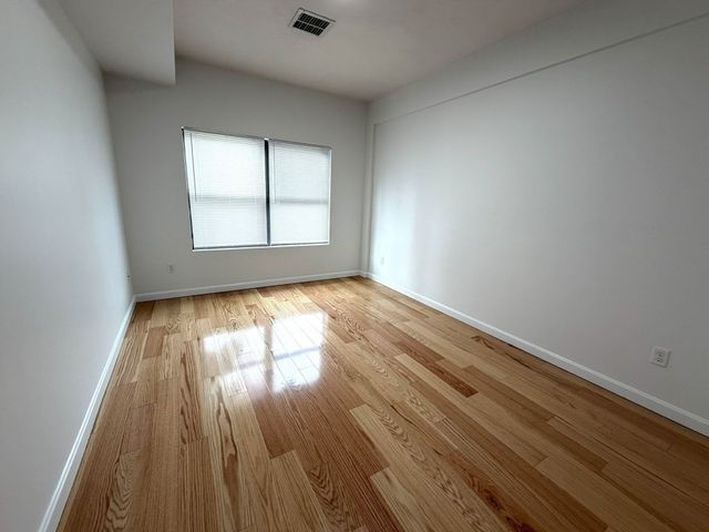 157 Beale Street 5, Quincy, MA 02170
