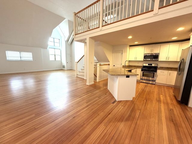 157 Beale Street 5, Quincy, MA 02170