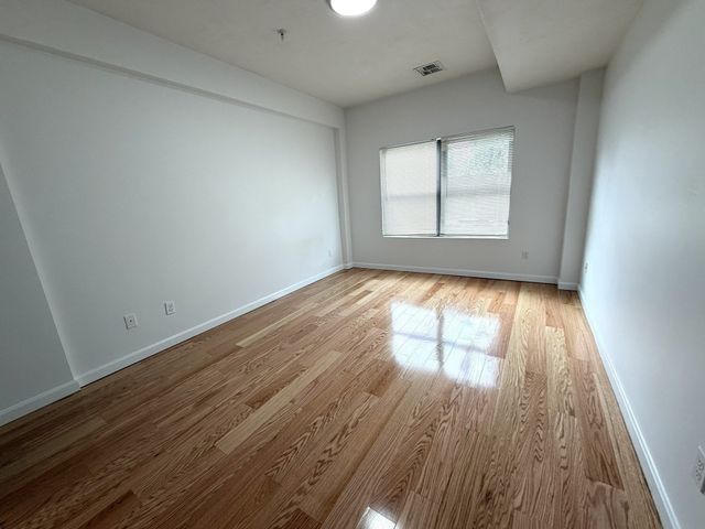 157 Beale Street 5, Quincy, MA 02170
