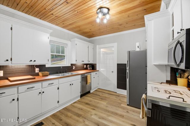 1519 W Madison Ave, Athens, TN 37303