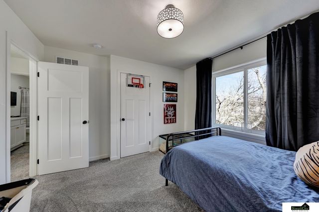 6204 Franciscan Drive, Lincoln, NE 68526