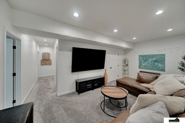6204 Franciscan Drive, Lincoln, NE 68526
