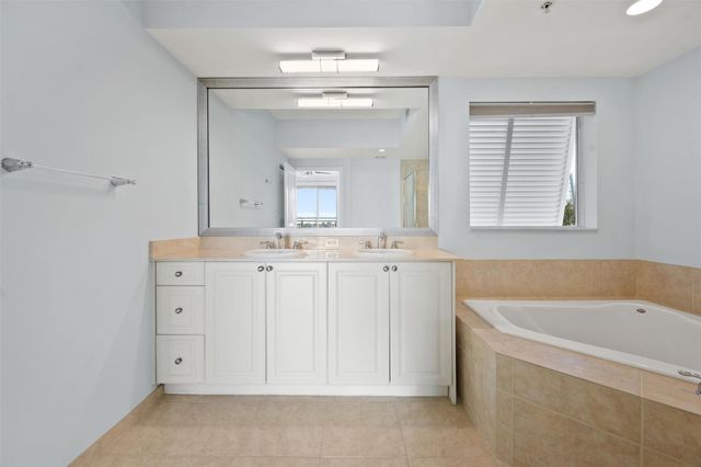 675 NW Flagler Ave 303, Stuart, FL 34994