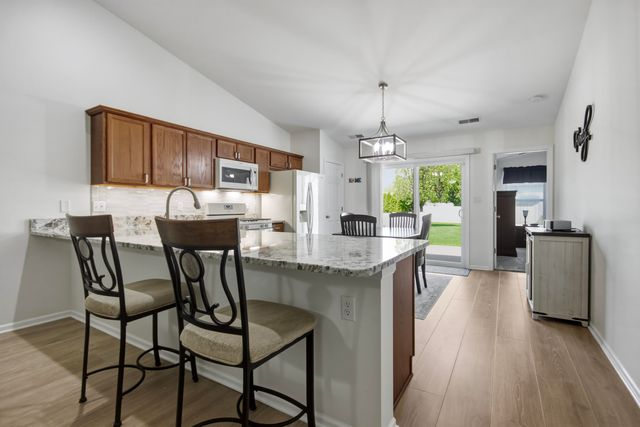 200 Polly Lane, Hobart, IN 46342