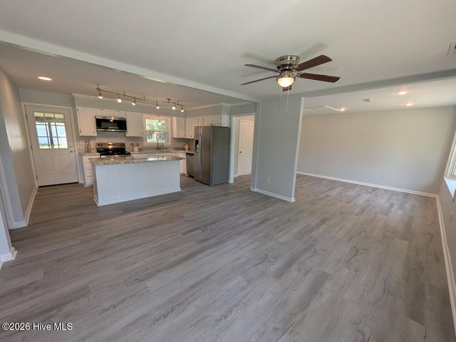 6803 Murrayville Road, Wilmington, NC 28411