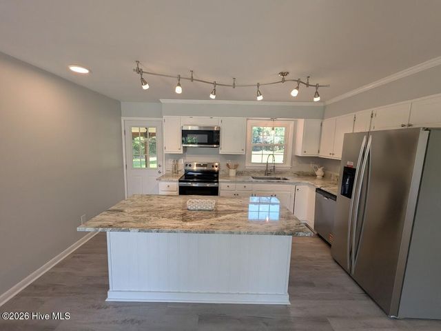 6803 Murrayville Road, Wilmington, NC 28411