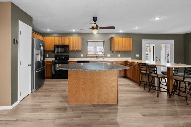 3545 W Harbor Drive, Bettendorf, IA 52722