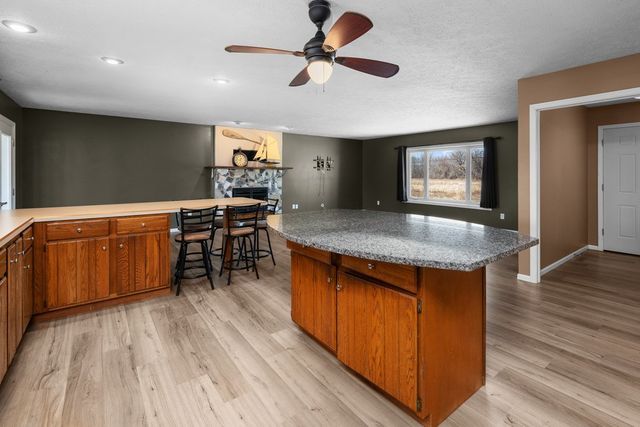 3545 W Harbor Drive, Bettendorf, IA 52722