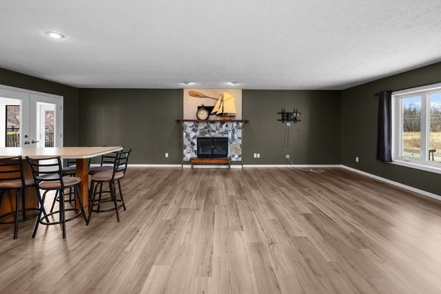 3545 W Harbor Drive, Bettendorf, IA 52722