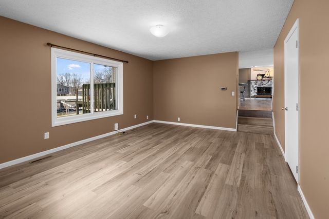 3545 W Harbor Drive, Bettendorf, IA 52722