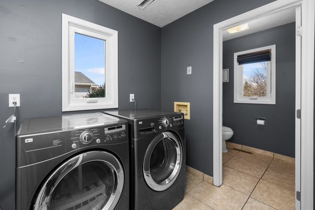 3545 W Harbor Drive, Bettendorf, IA 52722