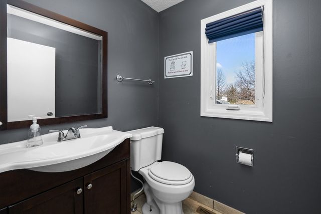 3545 W Harbor Drive, Bettendorf, IA 52722