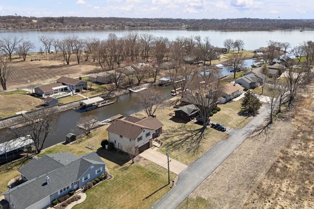 3545 W Harbor Drive, Bettendorf, IA 52722