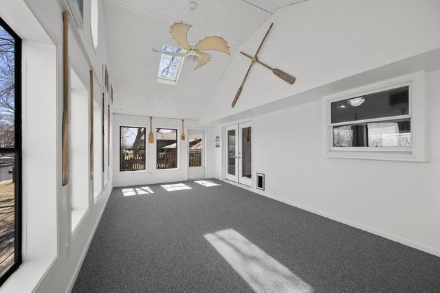 3545 W Harbor Drive, Bettendorf, IA 52722