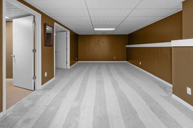 3545 W Harbor Drive, Bettendorf, IA 52722