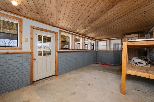 3545 W Harbor Drive, Bettendorf, IA 52722