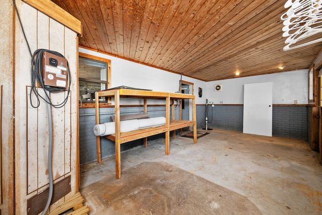 3545 W Harbor Drive, Bettendorf, IA 52722