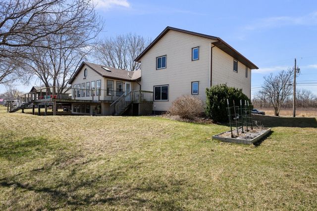 3545 W Harbor Drive, Bettendorf, IA 52722