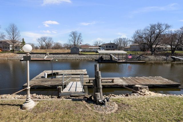 3545 W Harbor Drive, Bettendorf, IA 52722