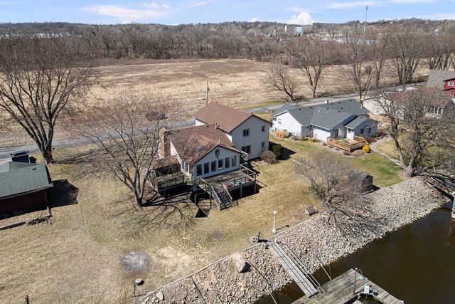 3545 W Harbor Drive, Bettendorf, IA 52722