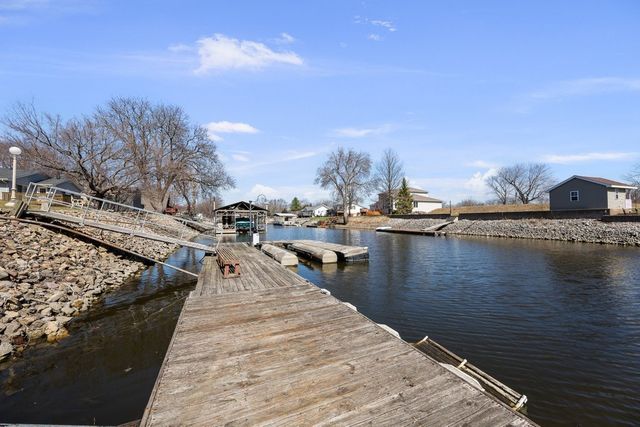 3545 W Harbor Drive, Bettendorf, IA 52722