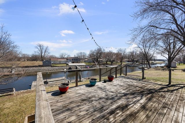 3545 W Harbor Drive, Bettendorf, IA 52722