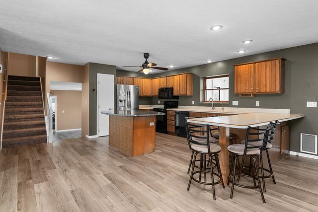 3545 W Harbor Drive, Bettendorf, IA 52722