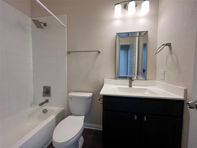 5909 Steep Cactus TRL B, Austin, TX 78735