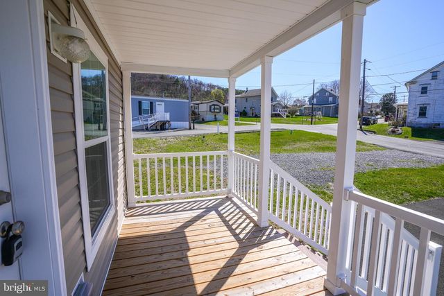 20 COURT ST, Lehighton, PA 18235