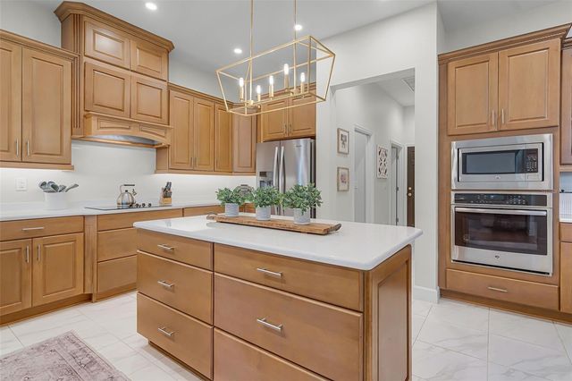 926 JOHN CRESSLER DRIVE, Seffner, FL 33584