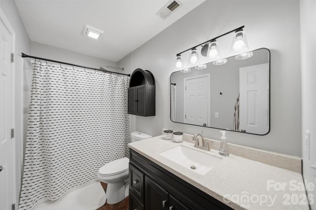 2675 White Oak Ct Extension, Claremont, NC 28610