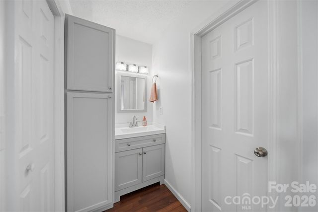 2675 White Oak Ct Extension, Claremont, NC 28610