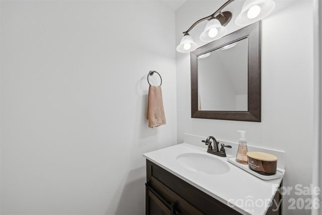2675 White Oak Ct Extension, Claremont, NC 28610