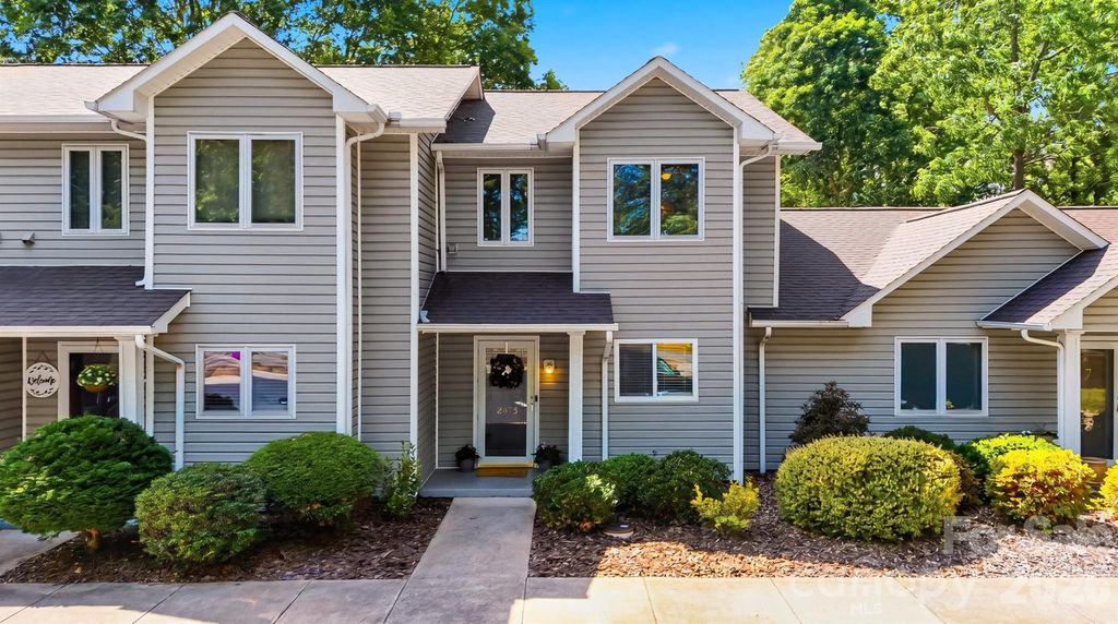 2675 White Oak Ct Extension, Claremont, NC 28610